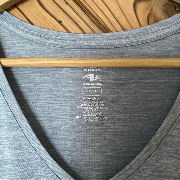 Athletic Works Grey Tshirt - Picture 3 of 4